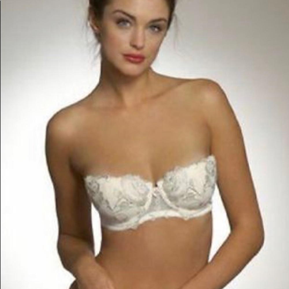 NWT Por Moi Light Padded Convertible Elegance Bra